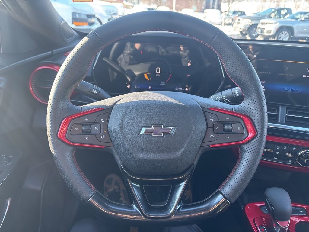 Used 2025 Chevrolet Trax RS w/ Sunroof Package image 19