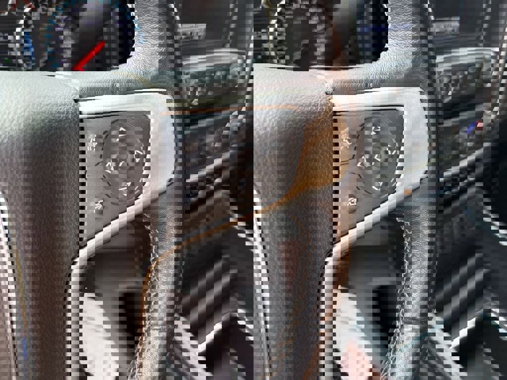 Used 2018 GMC Sierra 1500 SLT image 21