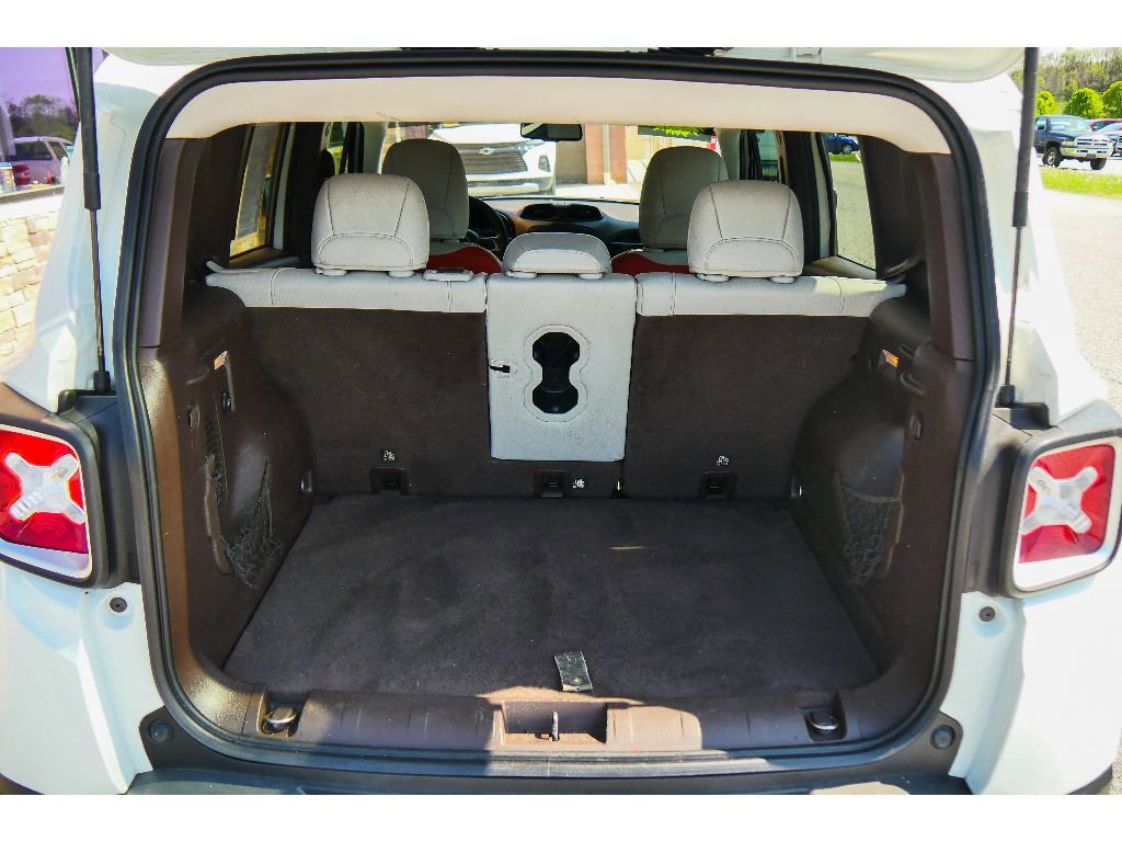 Used 2016 Jeep Renegade Limited FWD image 27