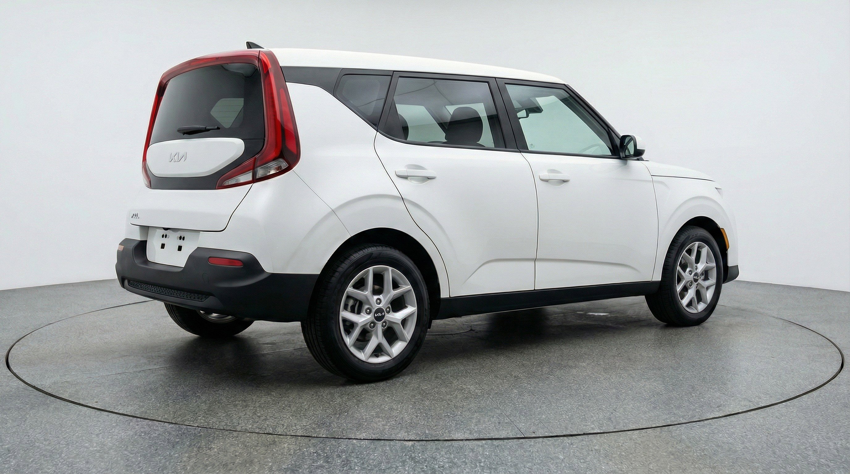 Used 2025 Kia Soul LX w/ LX Technology Package image 9