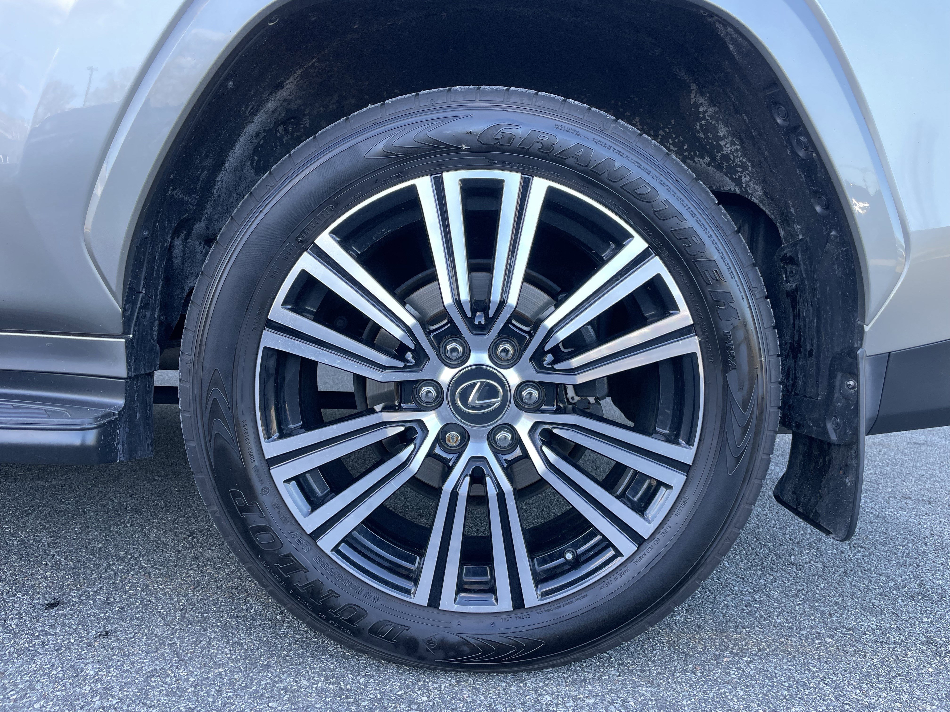 Used 2024 Lexus LX 600 4WD w/ Luxury Package image 10