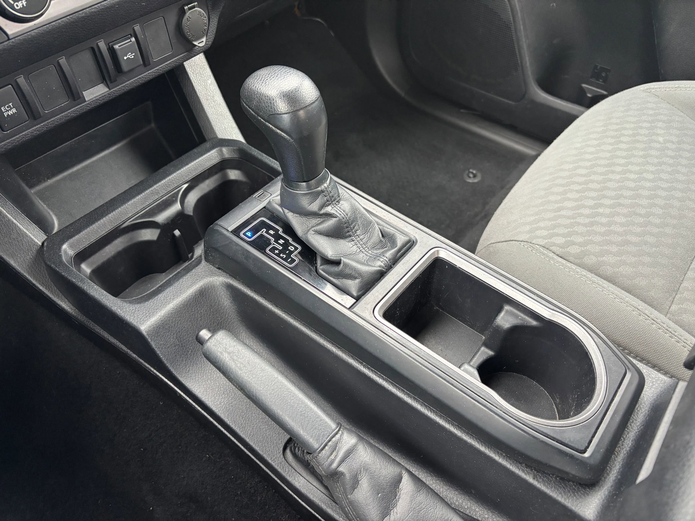 Used 2020 Toyota Tacoma SR image 26