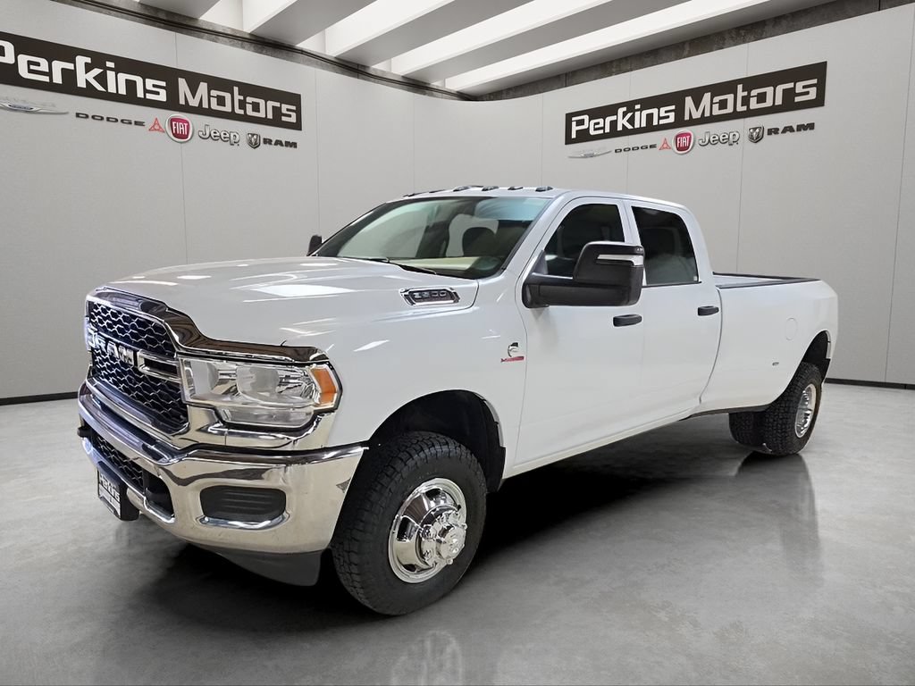 Used 2024 RAM 3500 Tradesman w/ Chrome Appearance Group AWD/4WD image 1