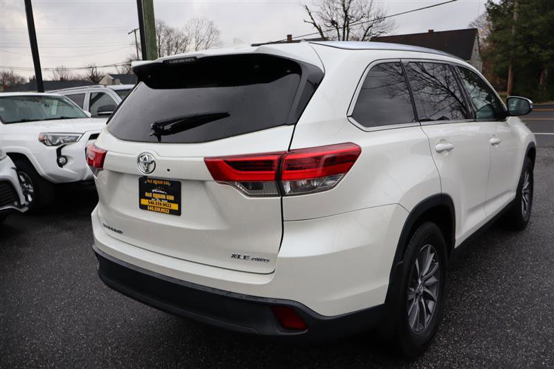 Used 2019 Toyota Highlander AWD V6 image 5
