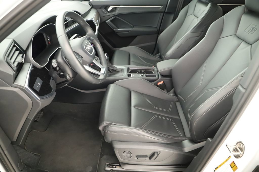 Certified 2025 Audi Q3 2.0T Premium w/ Convenience Package AWD/4WD image 24