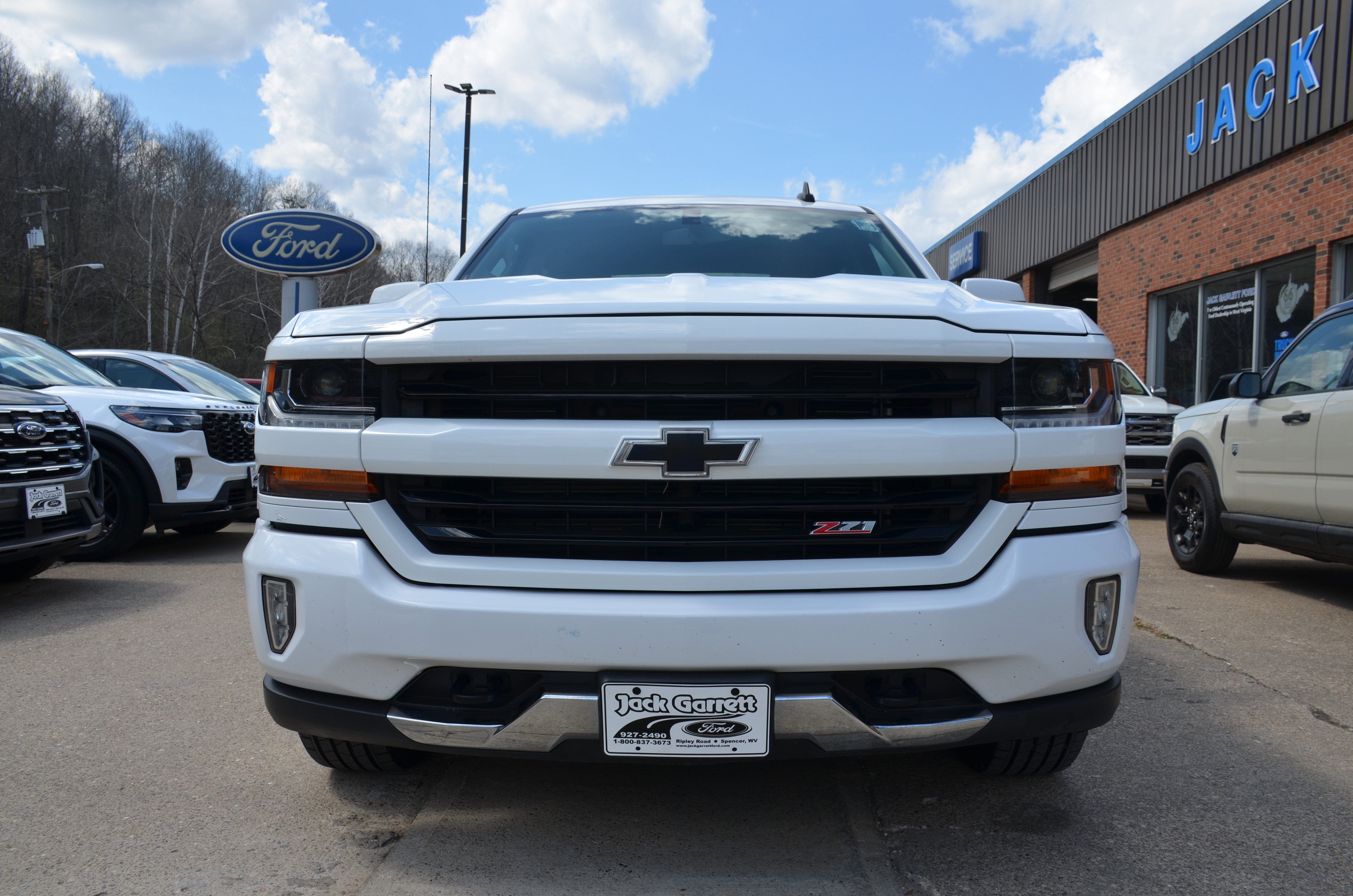Used 2018 Chevrolet Silverado 1500 LT w/ All Star Edition image 2