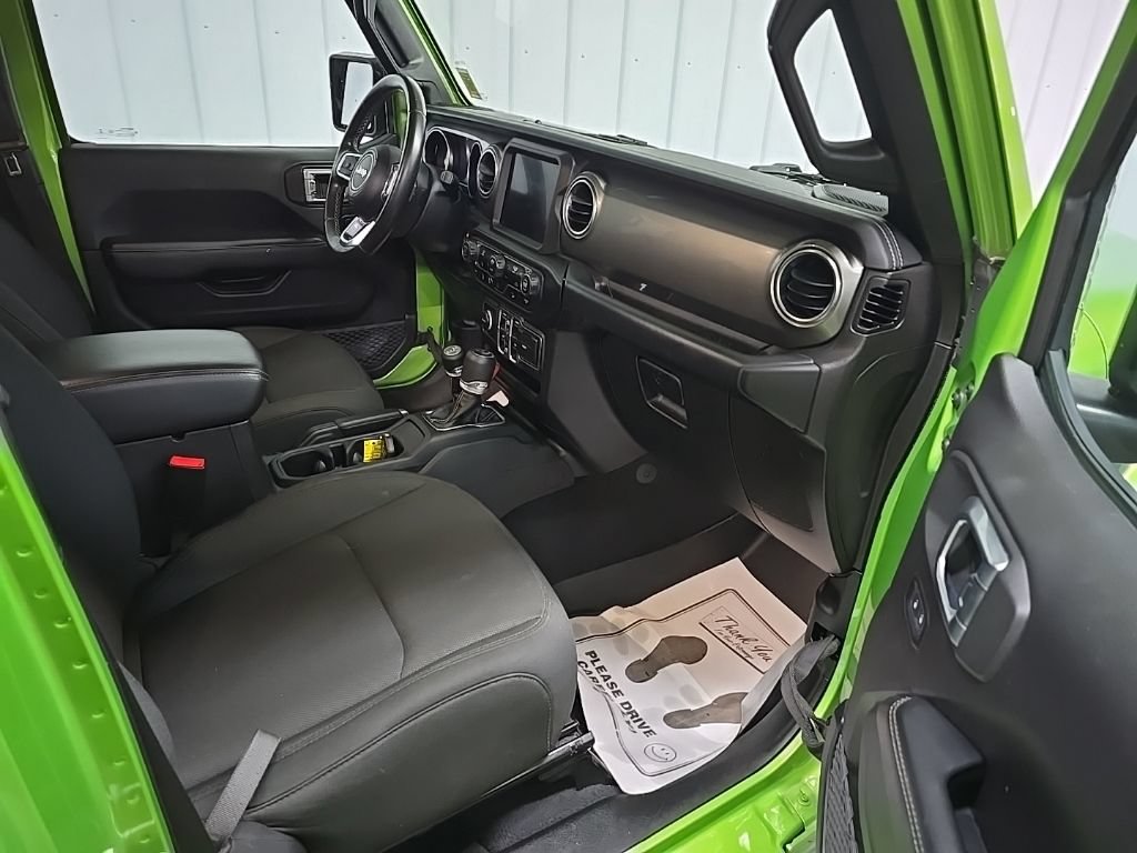 Used 2020 Jeep Wrangler Unlimited Sahara w/ Uconnect 4C Nav & Sound Group AWD/4WD image 15