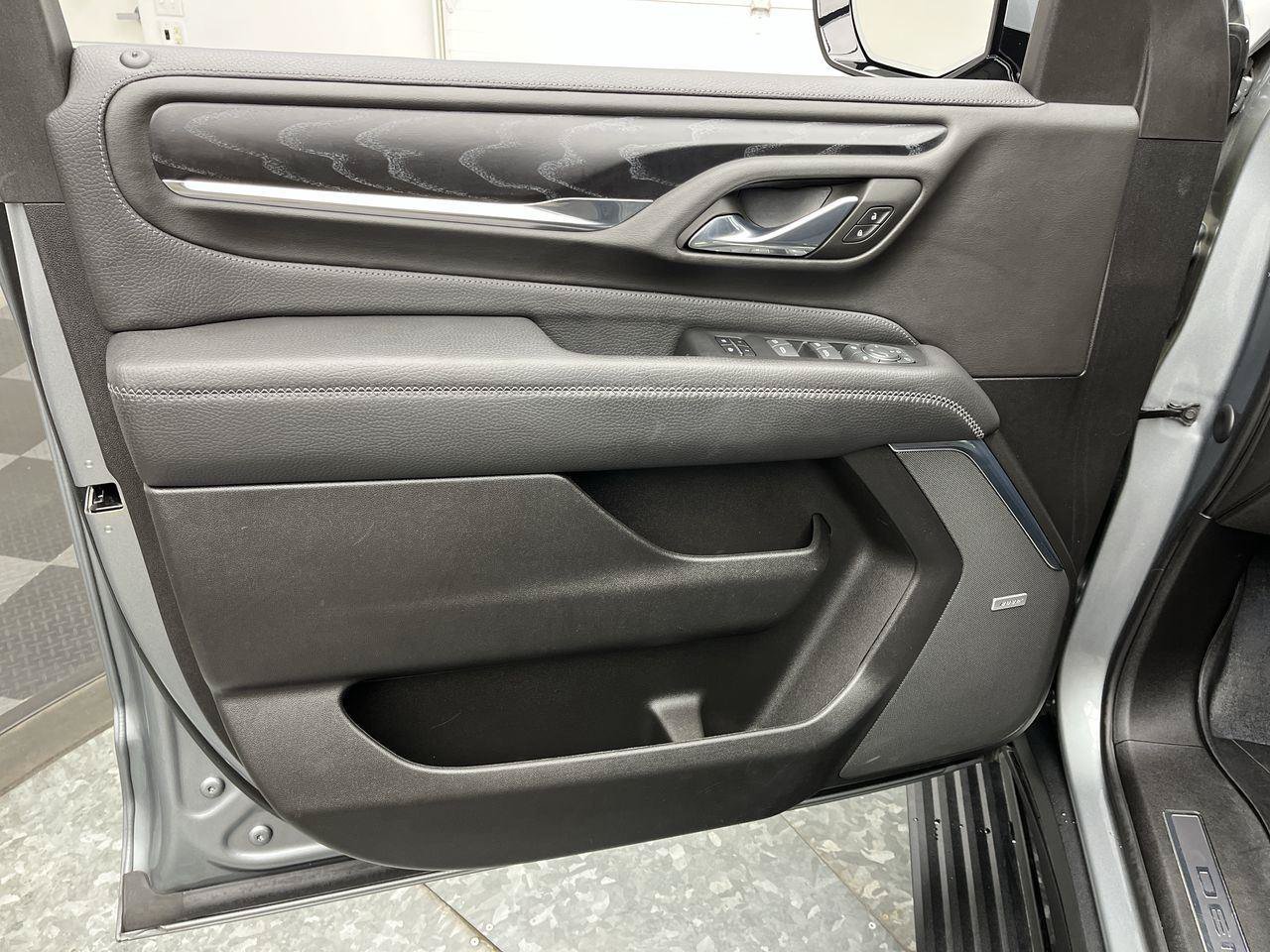 Certified 2023 GMC Yukon XL Denali AWD/4WD image 8