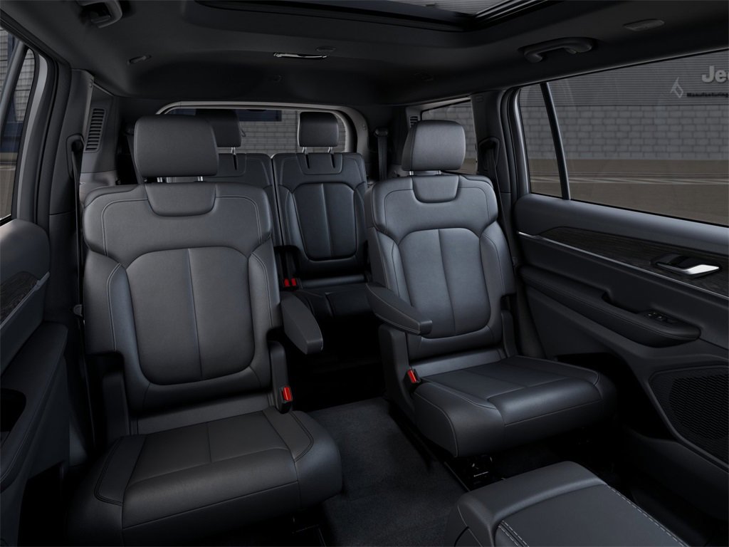 New 2025 Jeep Grand Cherokee L Limited w/ Black Appearance Package image 15