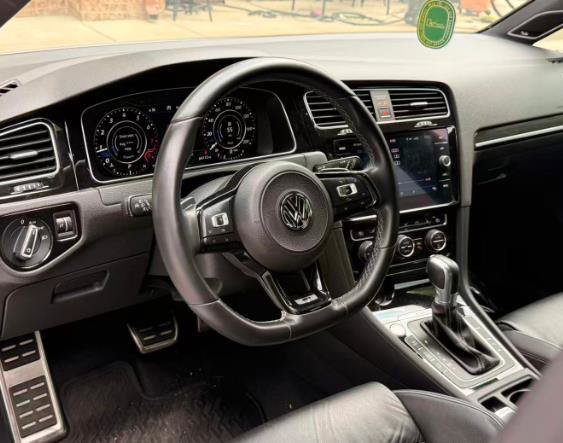 Used 2018 Volkswagen Golf R 4-Door AWD/4WD image 6