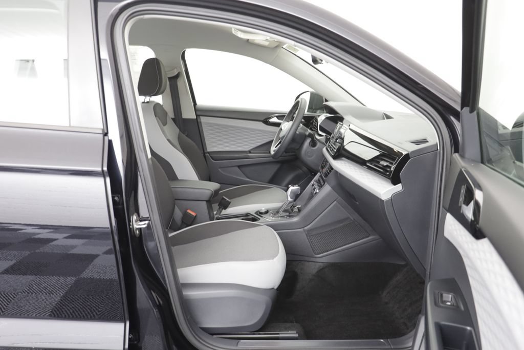 Certified 2024 Volkswagen Taos S AWD/4WD image 18