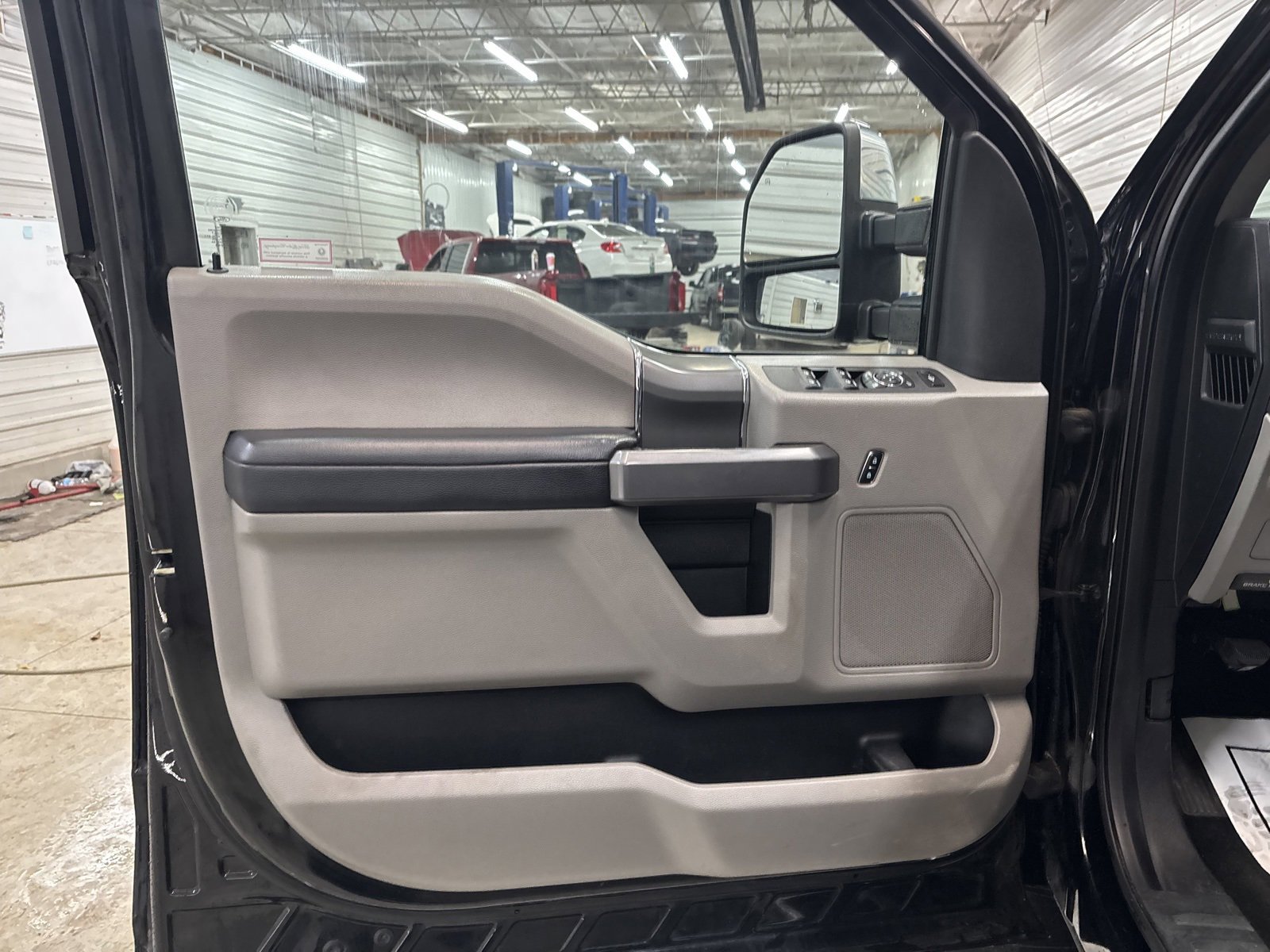 Used 2018 Ford F250 XLT w/ XLT Premium Package image 7