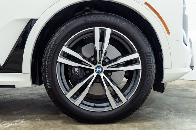 Certified 2025 BMW X7 M60i image 29