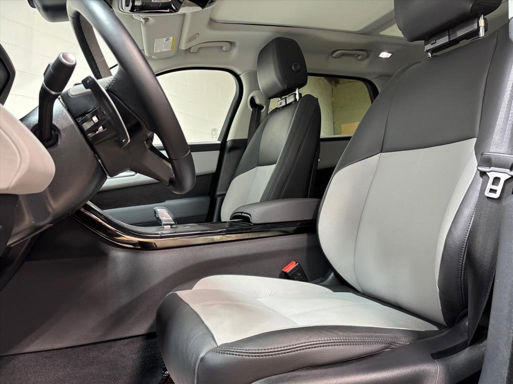 Used 2025 Land Rover Range Rover Velar Dynamic SE image 22