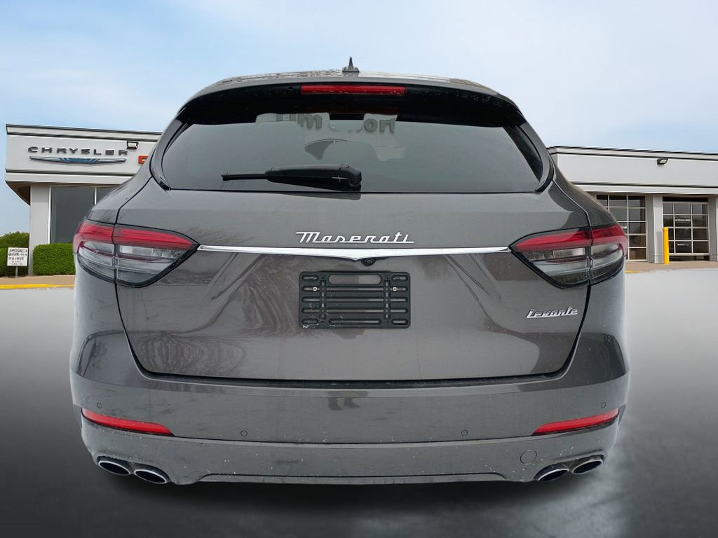 Used 2023 Maserati Levante GT AWD/4WD image 4