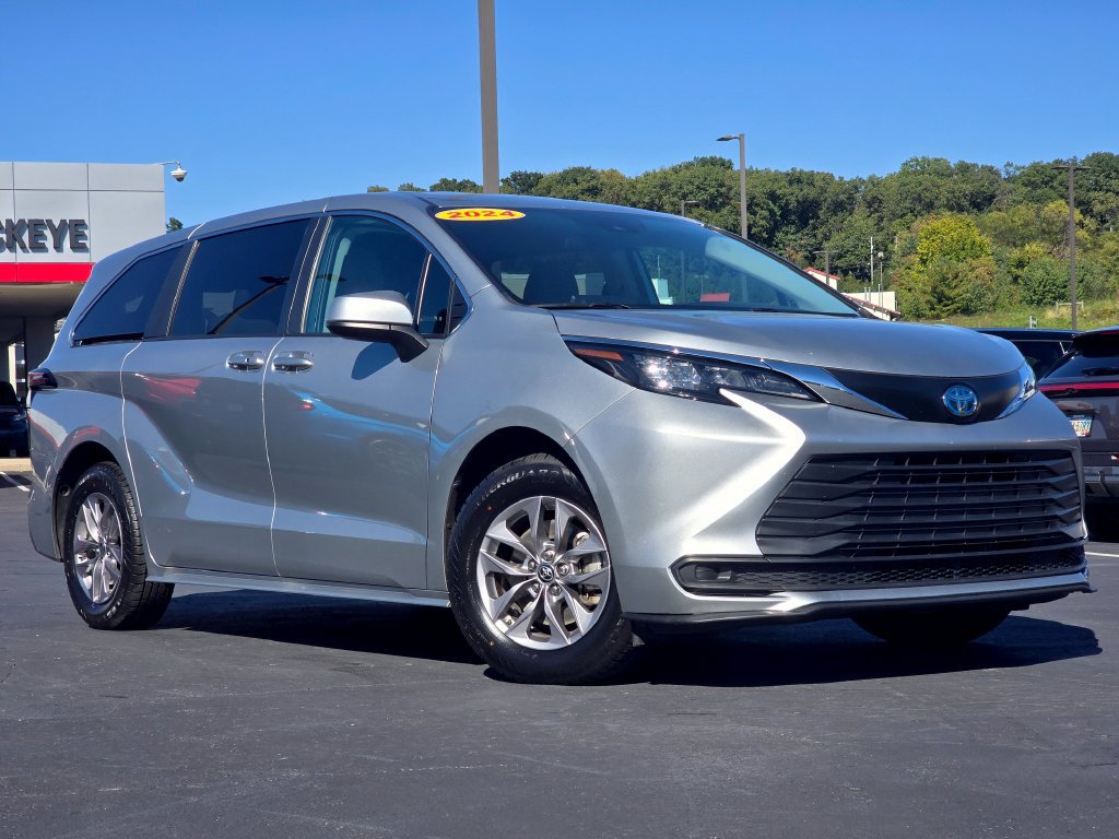 Used 2024 Toyota Sienna LE