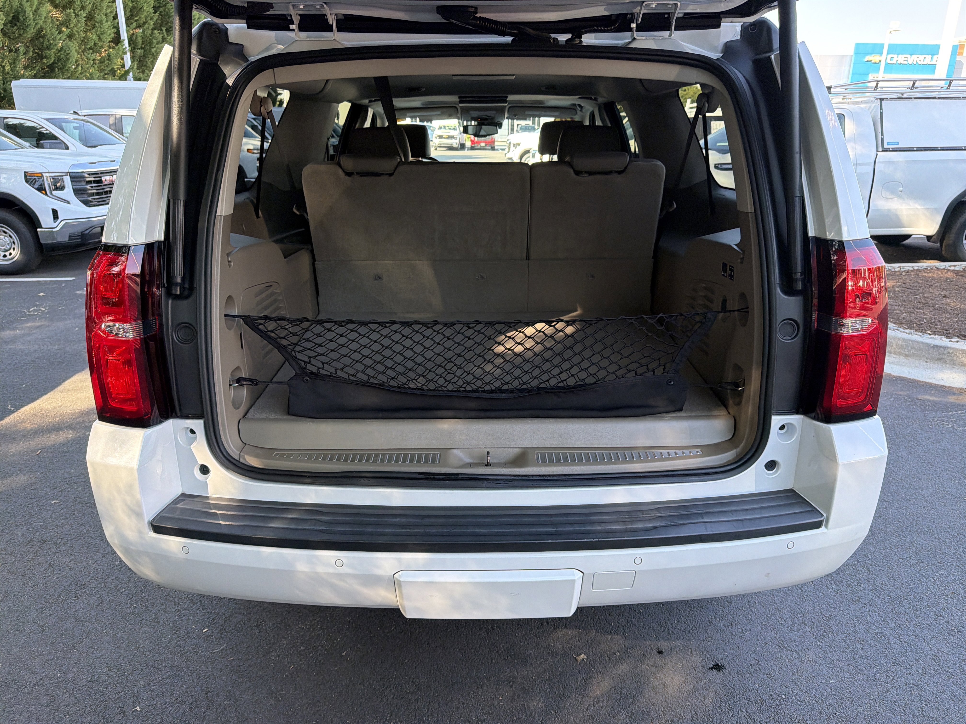 Used 2019 Chevrolet Suburban LT AWD/4WD image 33