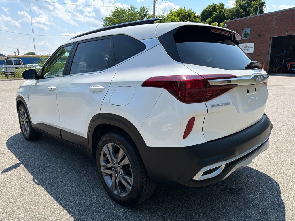 Certified 2023 Kia Seltos S FWD image 3