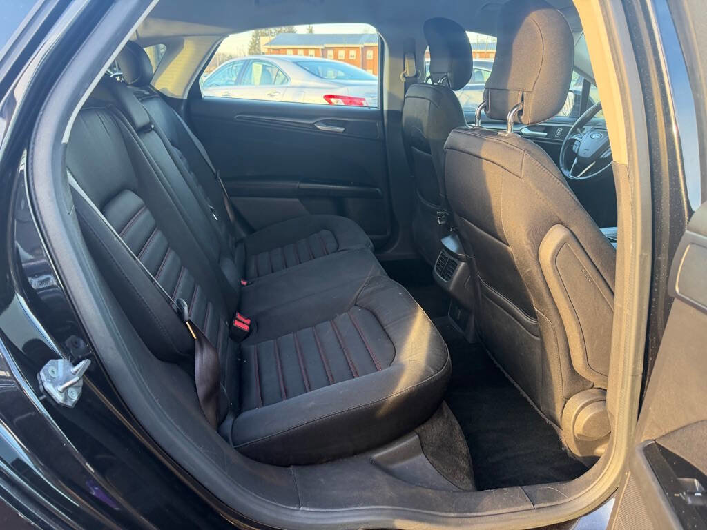 Used 2013 Ford Fusion SE image 16