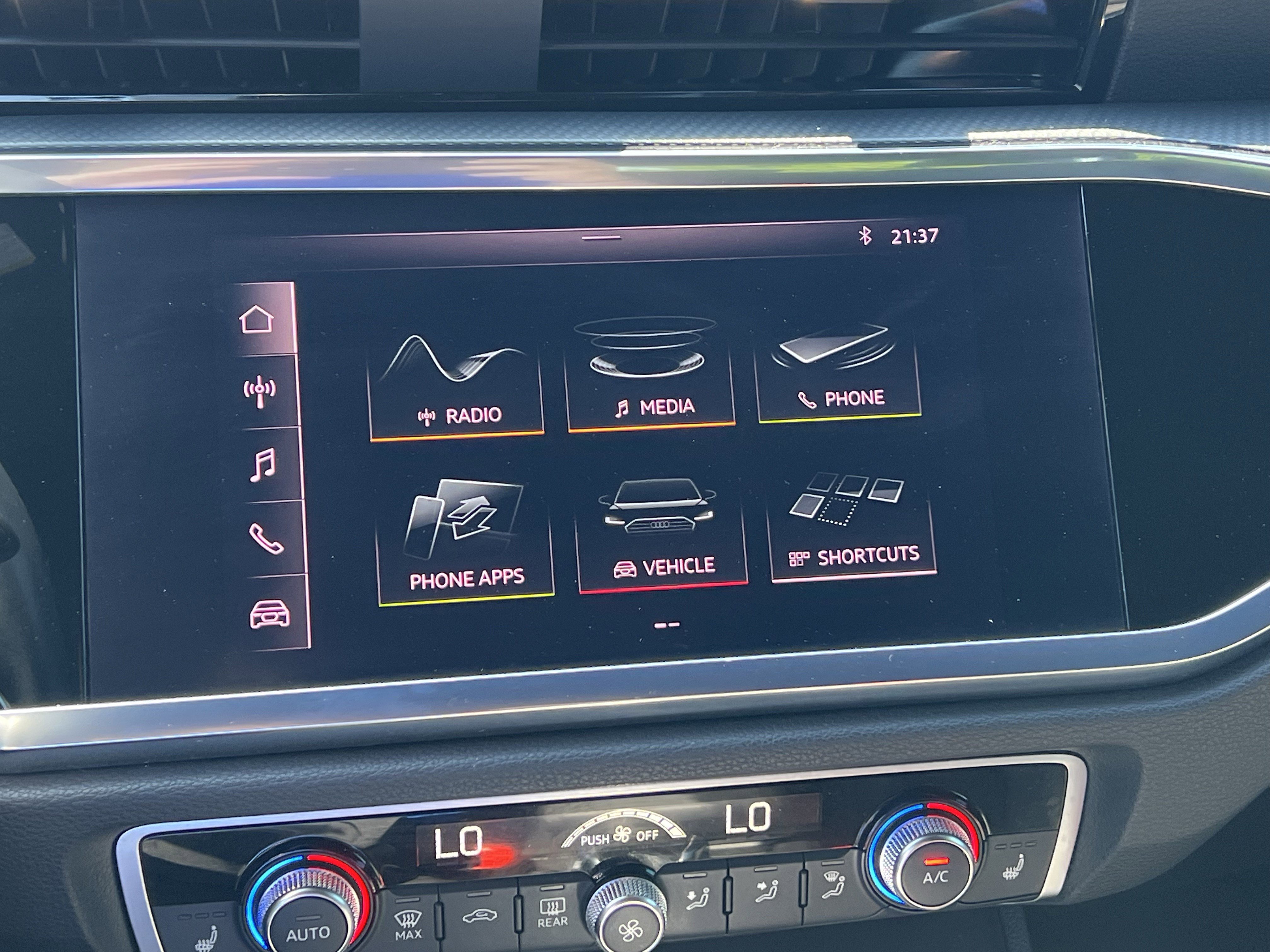 Used 2020 Audi Q3 2.0T Premium AWD/4WD image 23