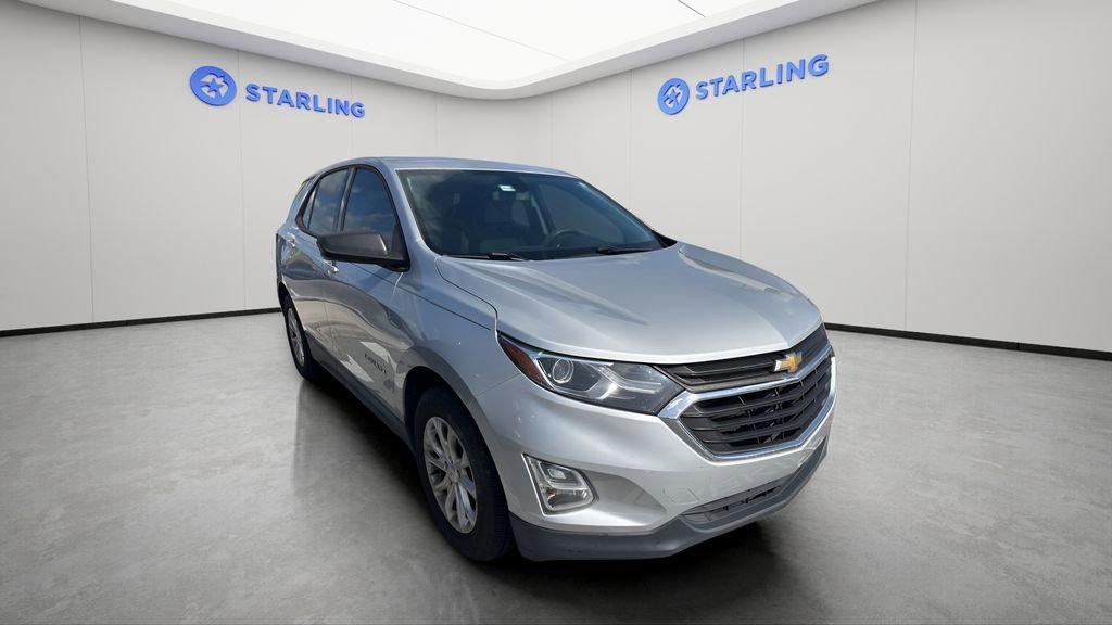 Used 2018 Chevrolet Equinox LS FWD image 2