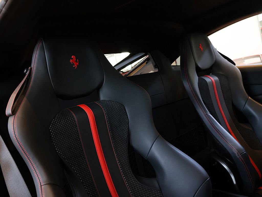 Certified 2021 Ferrari F8 Tributo RWD image 32