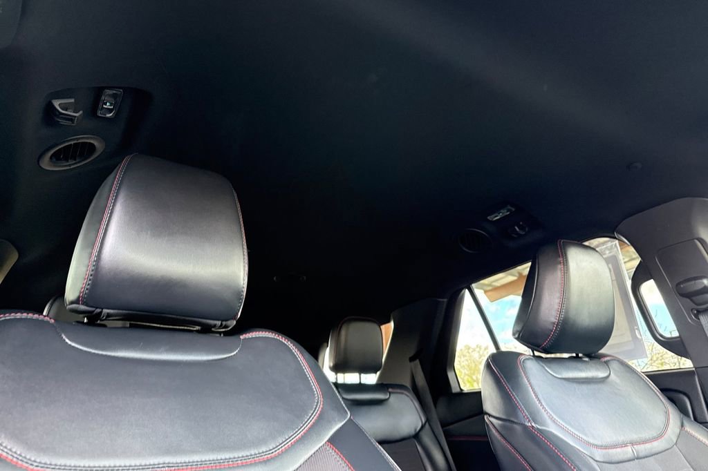 Used 2025 Ford Explorer ST-Line image 25