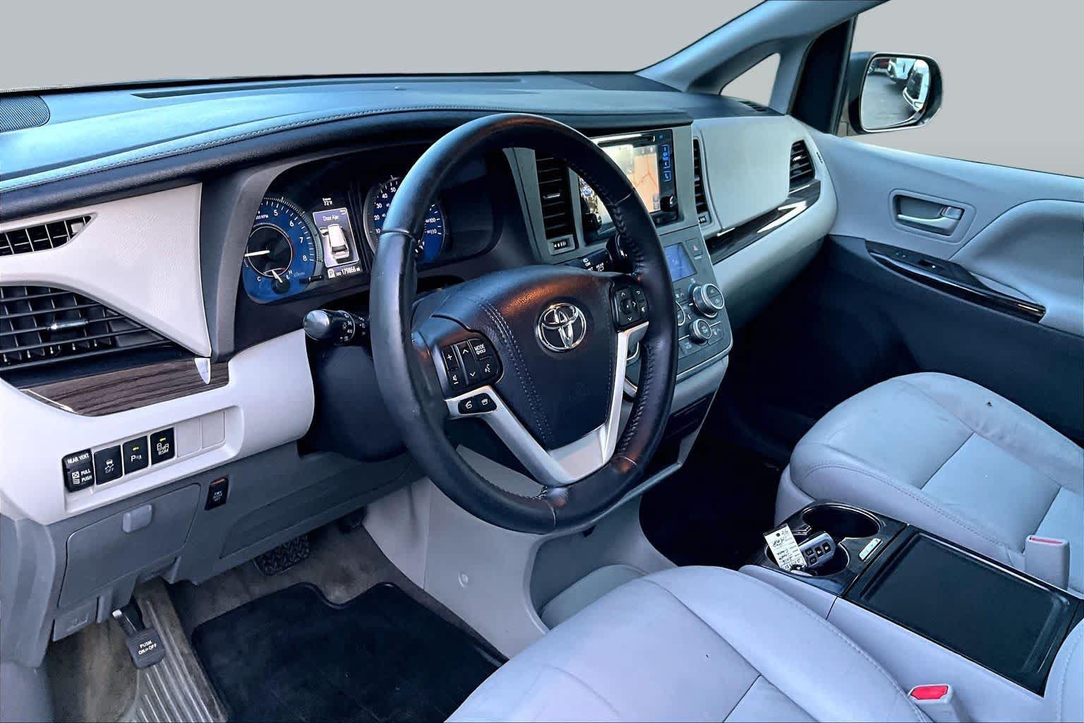 Used 2016 Toyota Sienna XLE w/ XLE Navigation Package AWD/4WD image 16