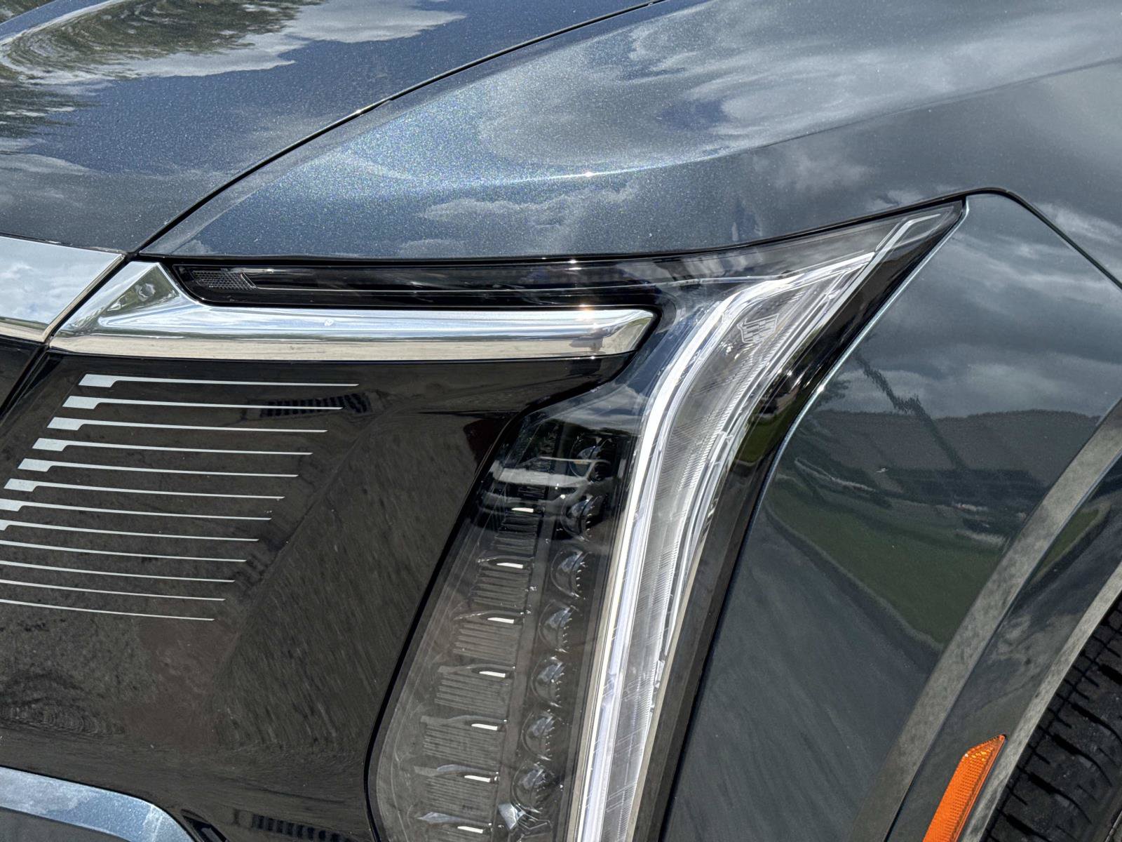 Certified 2026 Cadillac Escalade IQ Luxury 2 AWD/4WD image 9