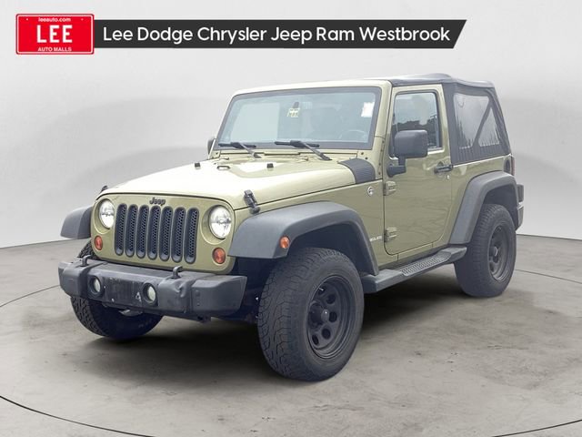 Used 2013 Jeep Wrangler Sahara w/ Connectivity Group AWD/4WD image 1