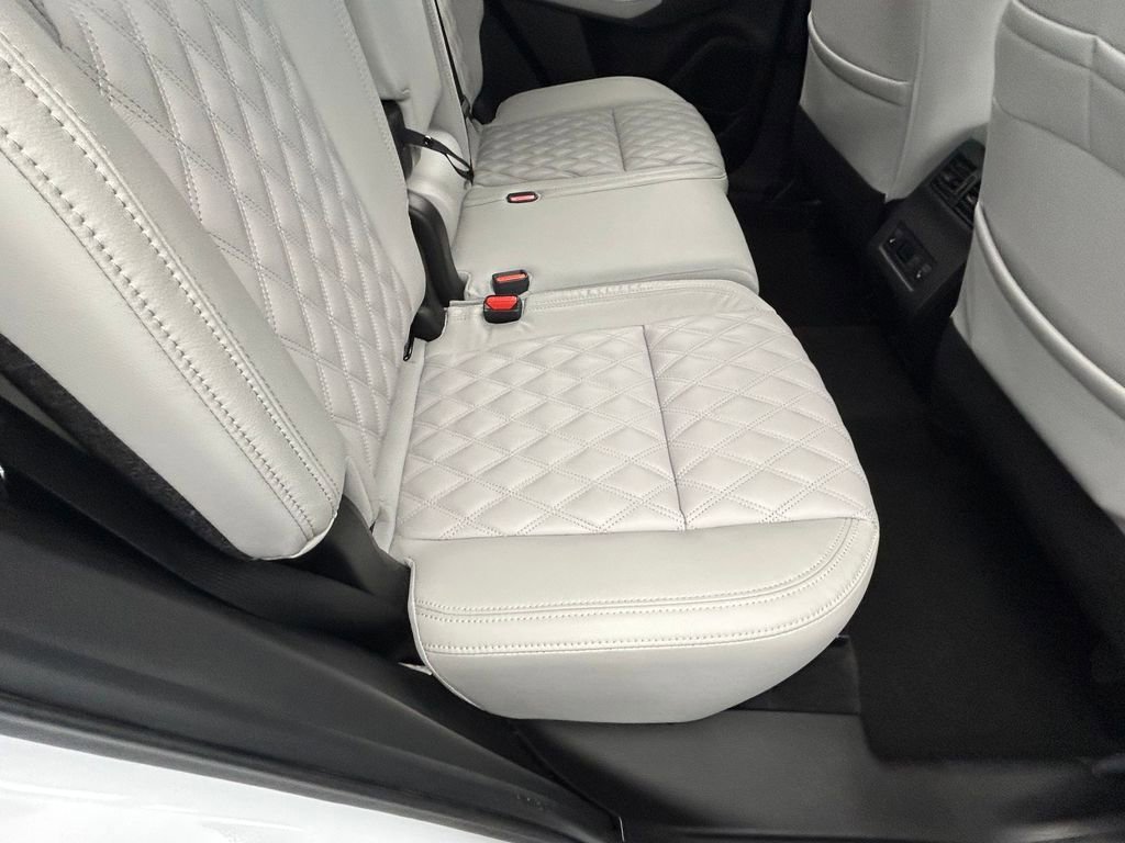 Used 2022 Mitsubishi Outlander SEL image 37