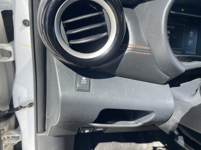Used 2019 Nissan Kicks SR FWD image 17