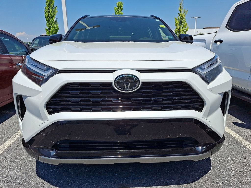 Used 2025 Toyota RAV4 XSE w/ Weather Package AWD/4WD image 2