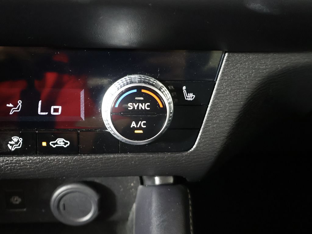 Used 2024 Mitsubishi Outlander SE Black Edition FWD image 49