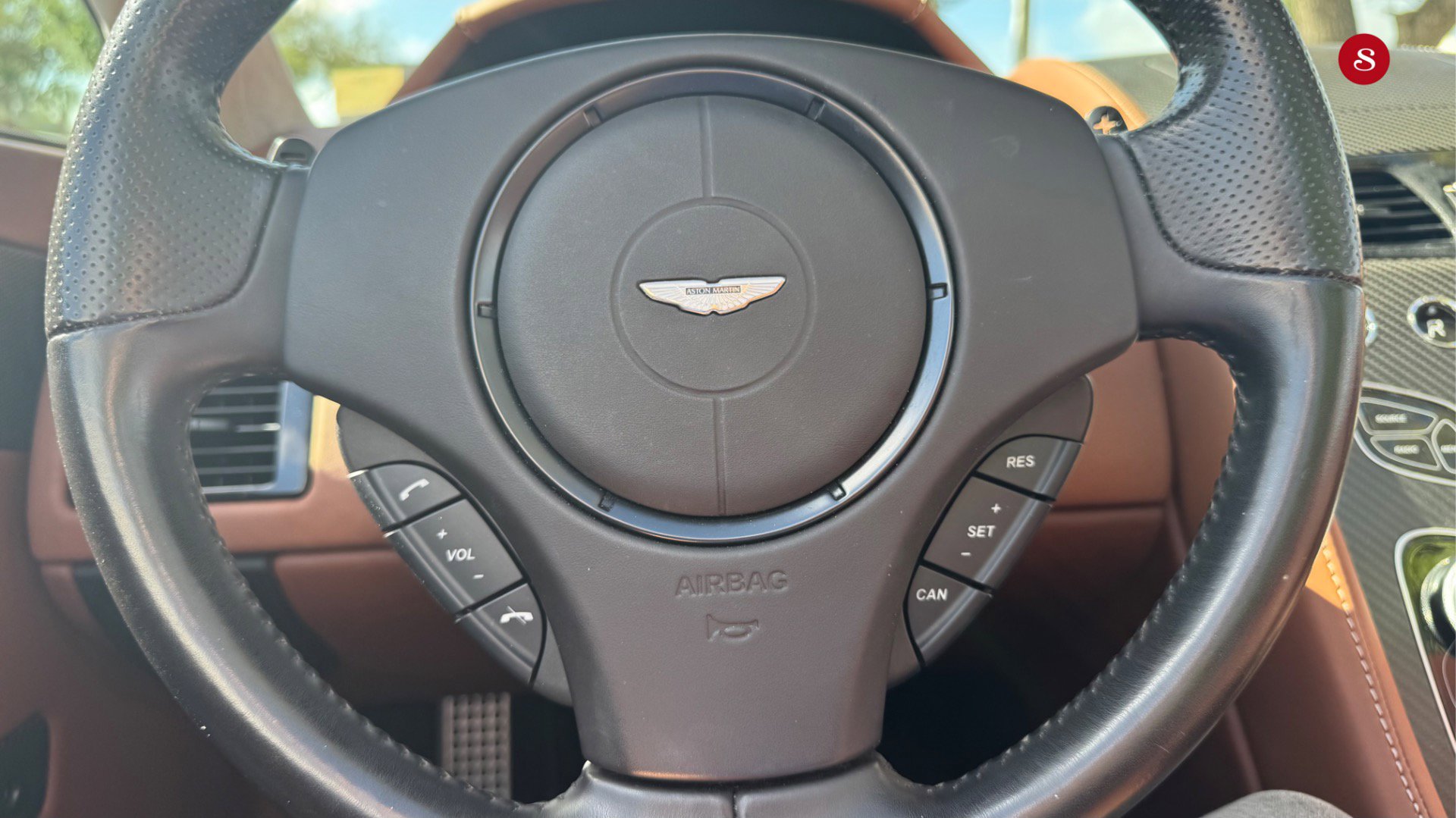 Used 2017 Aston Martin V12 Vantage S image 19