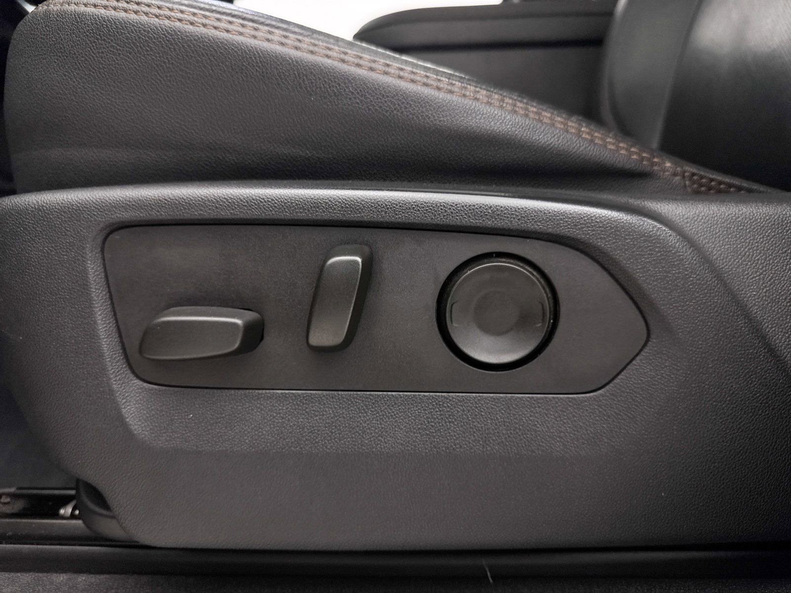 Used 2023 GMC Sierra 1500 AT4 w/ AT4 Preferred Package image 28