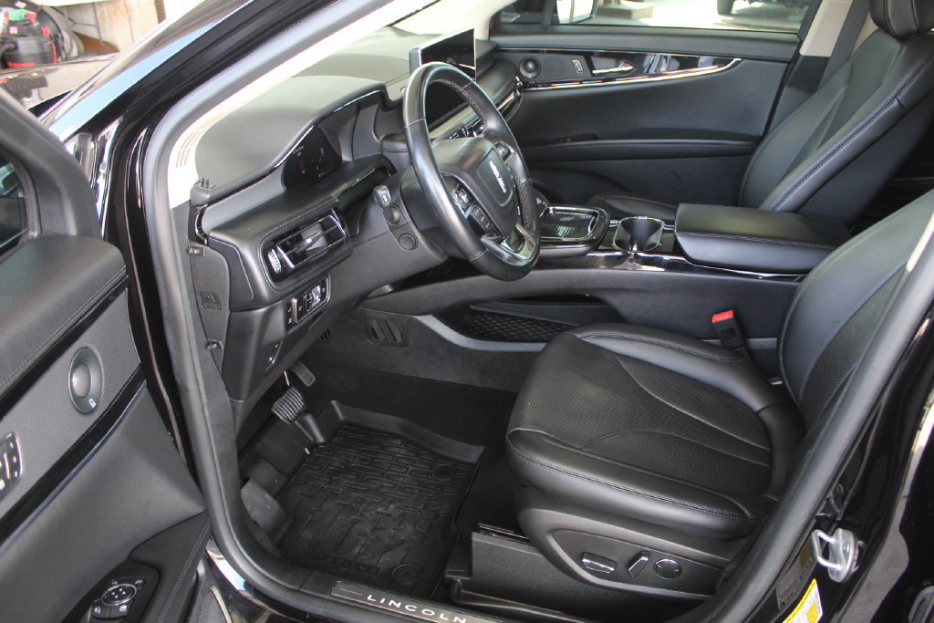 Used 2023 Lincoln Nautilus Reserve w/ Monochromatic Package AWD/4WD image 26