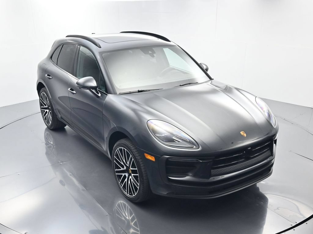 Certified 2026 Porsche Macan AWD/4WD image 43