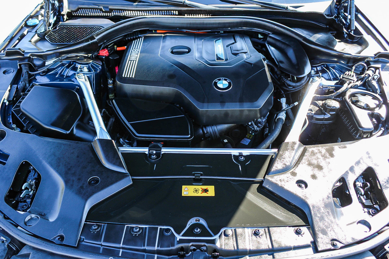 Used 2023 BMW 530e w/ M Sport Package image 27