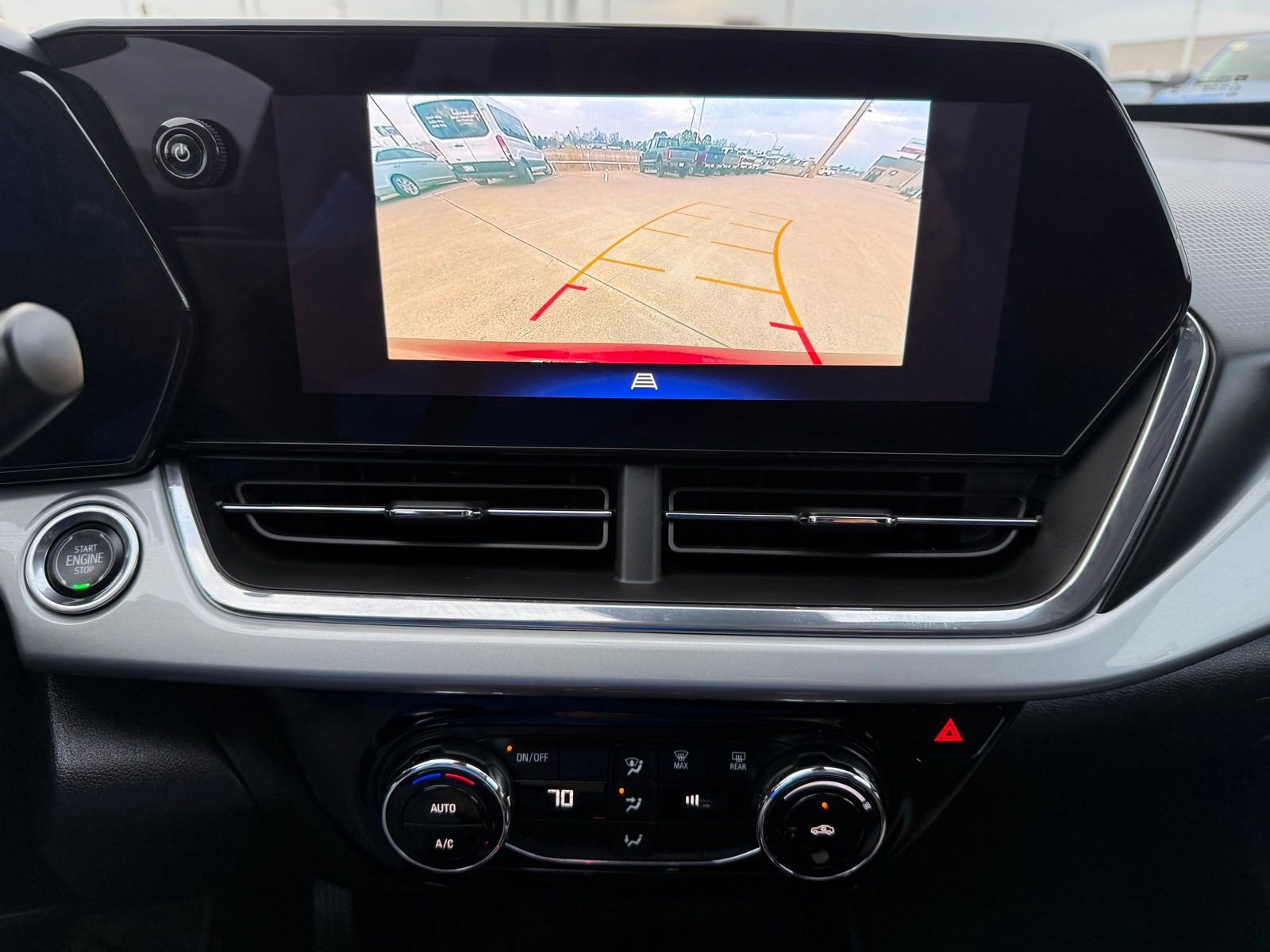Used 2025 Chevrolet Trax LT FWD image 16