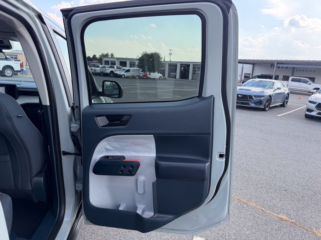 Used 2023 Ford Maverick XLT FWD image 32