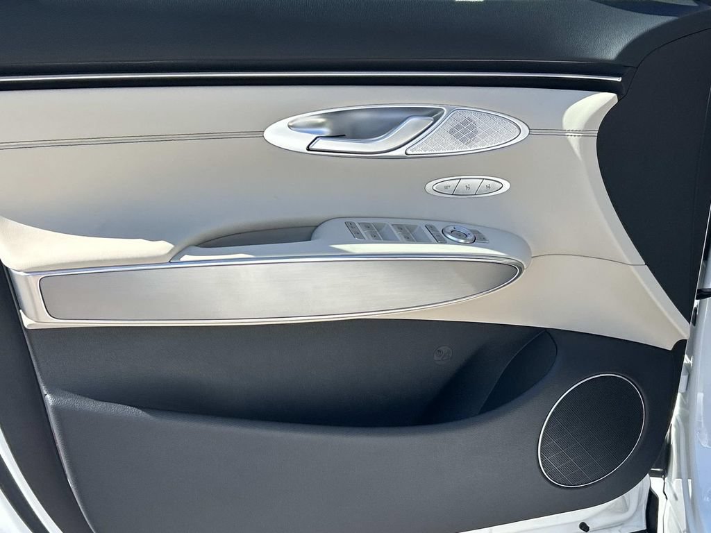 New 2026 Genesis GV70 2.5T Select AWD/4WD image 18