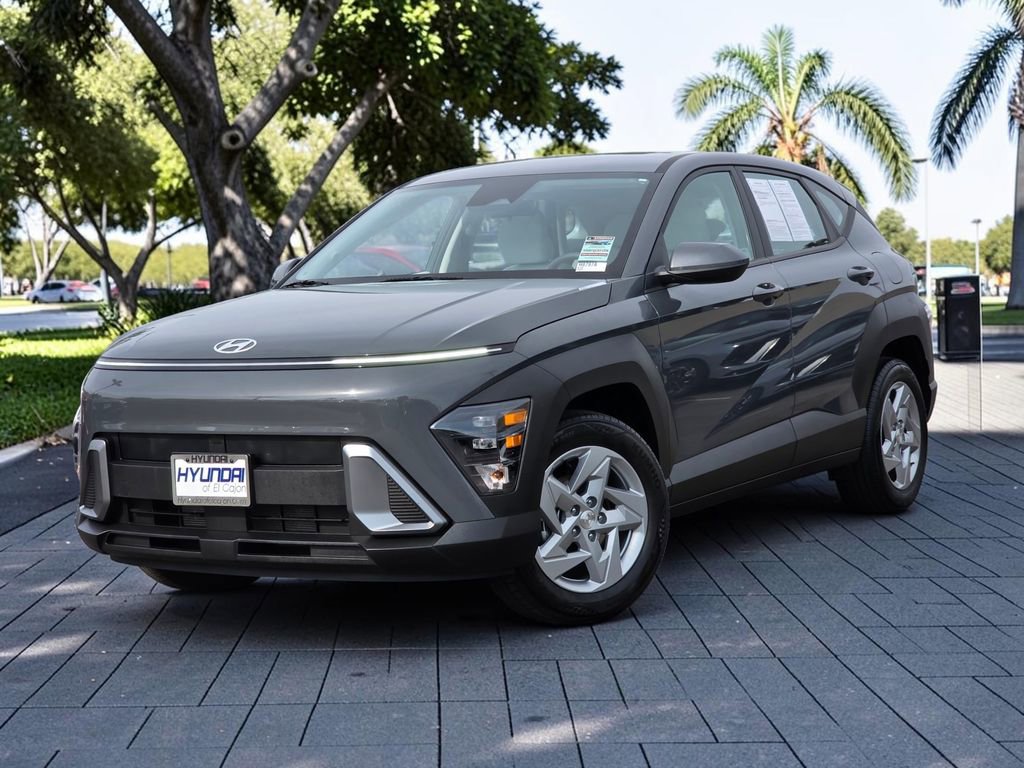 Used 2025 Hyundai Kona SE image 2