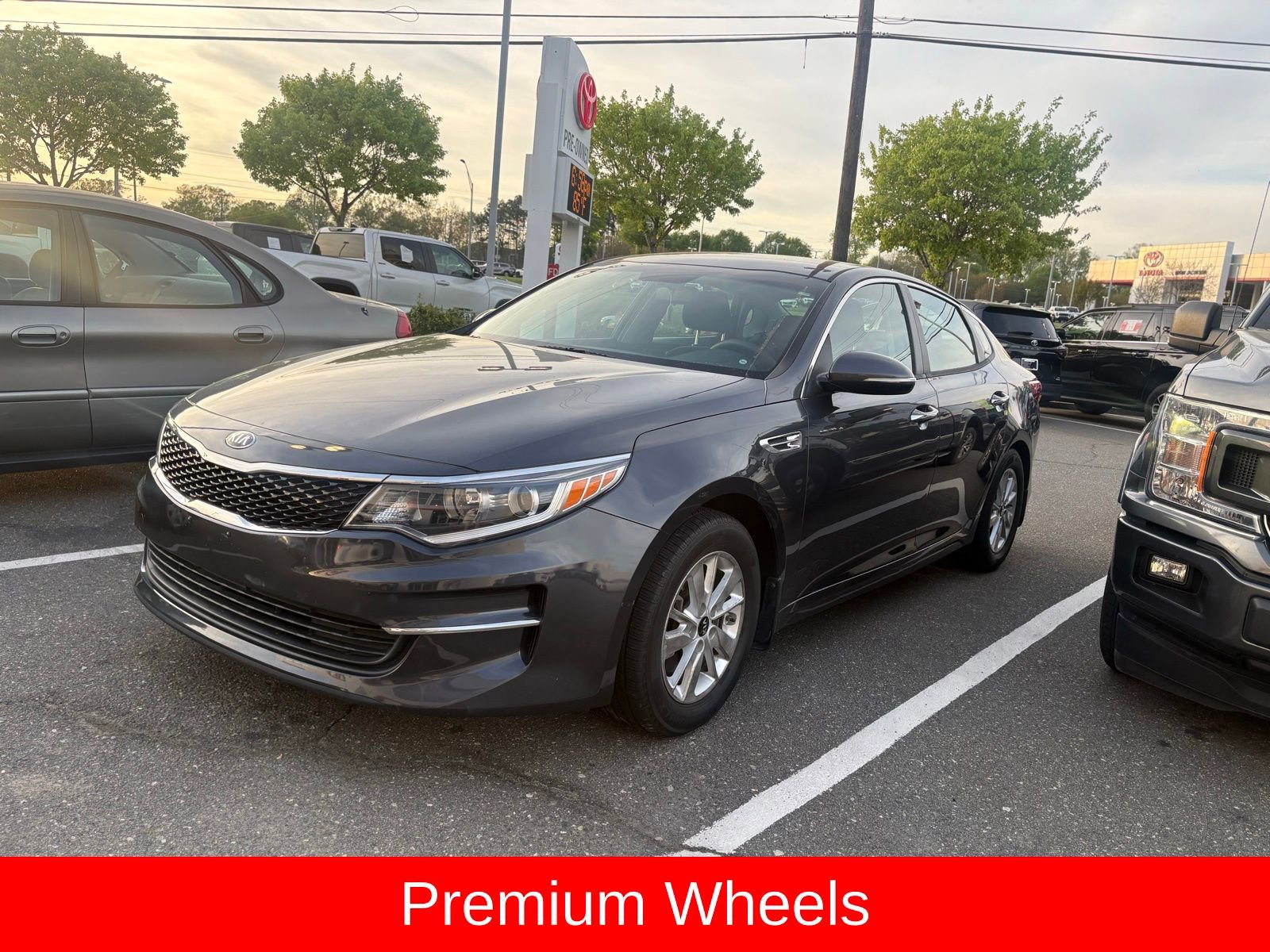 Used 2016 Kia Optima LX image 4
