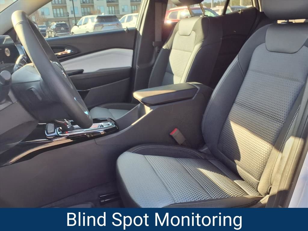 New 2026 Chevrolet Trax LS w/ LS Convenience Package image 3