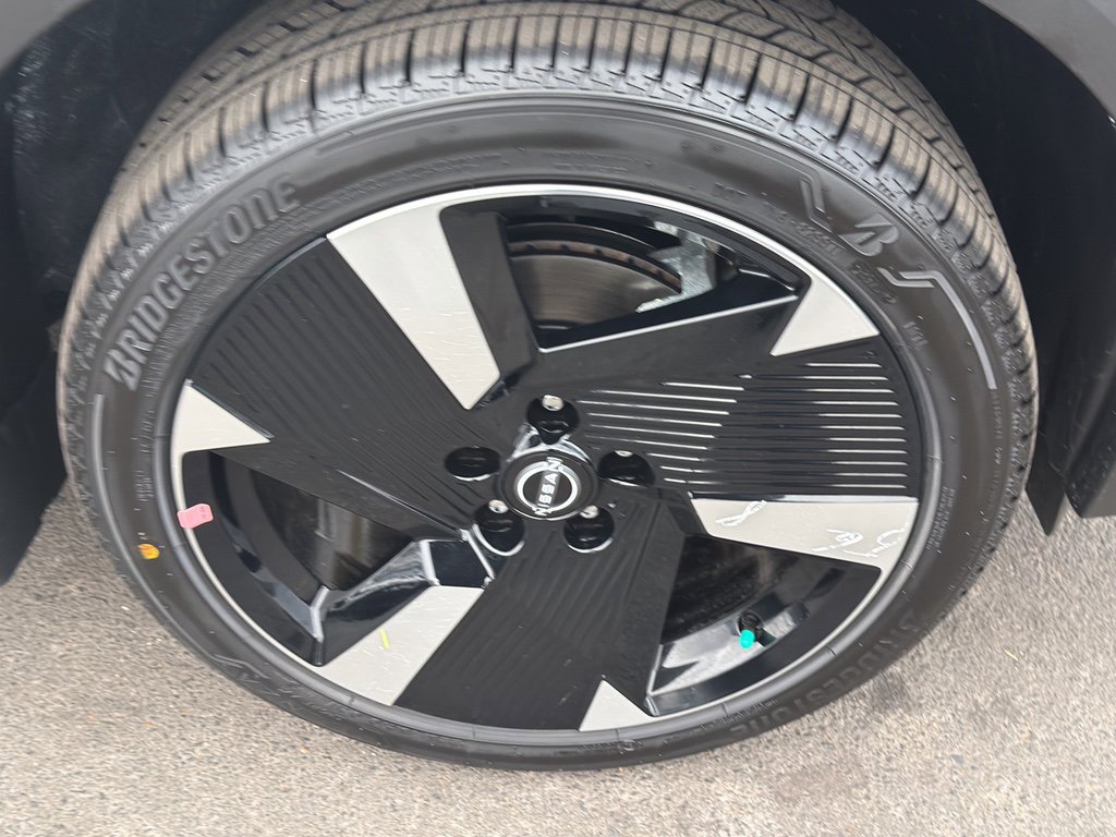 New 2026 Nissan Kicks SR w/ SR Premium Package image 9