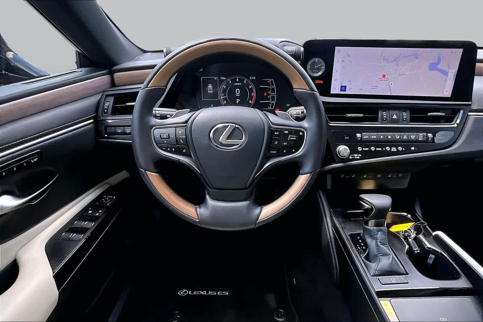 Used 2024 Lexus ES 350 Ultra Luxury w/ Accessory Package (Z2) FWD image 9
