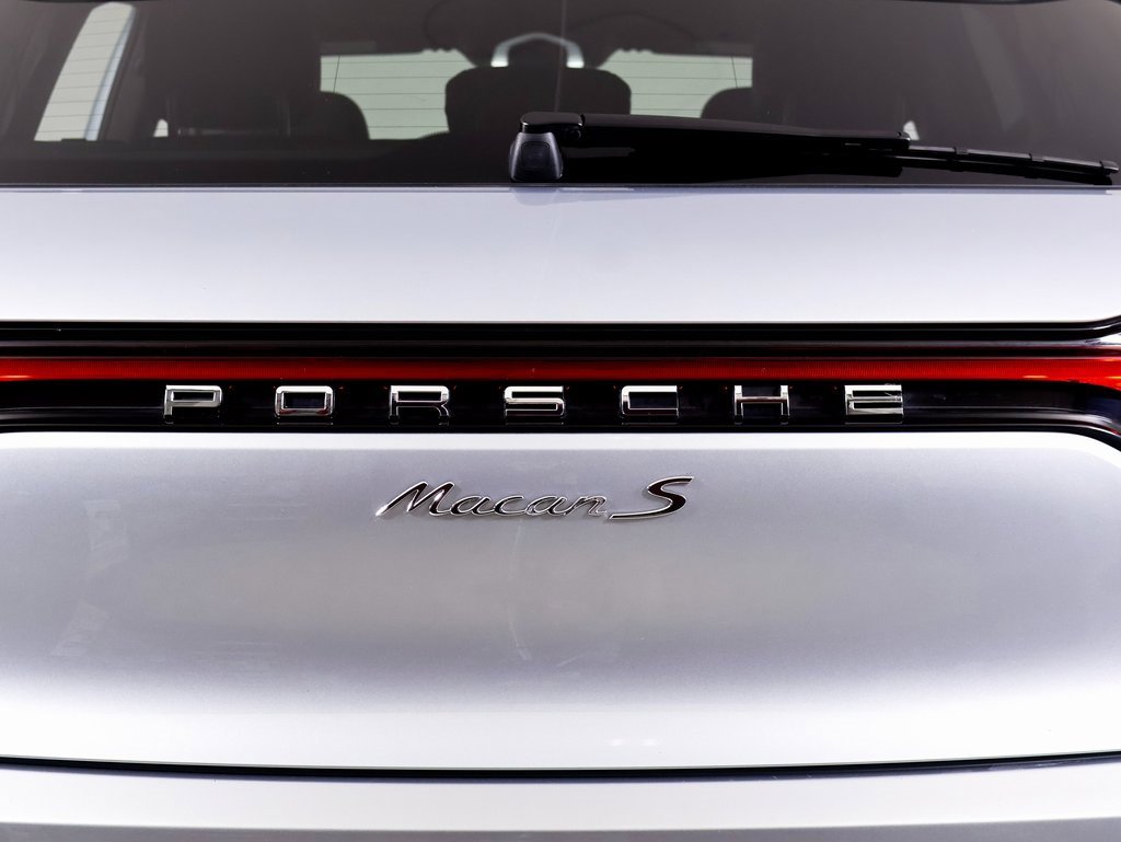 Certified 2023 Porsche Macan S w/ Premium Package Plus image 13