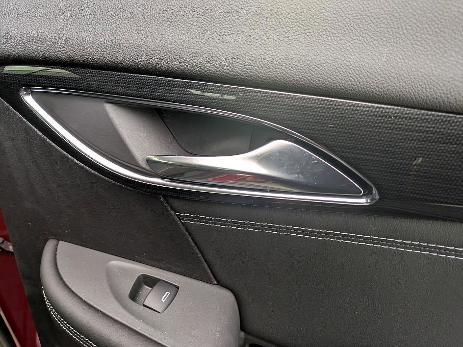 Used 2023 Buick Envision Essence image 31