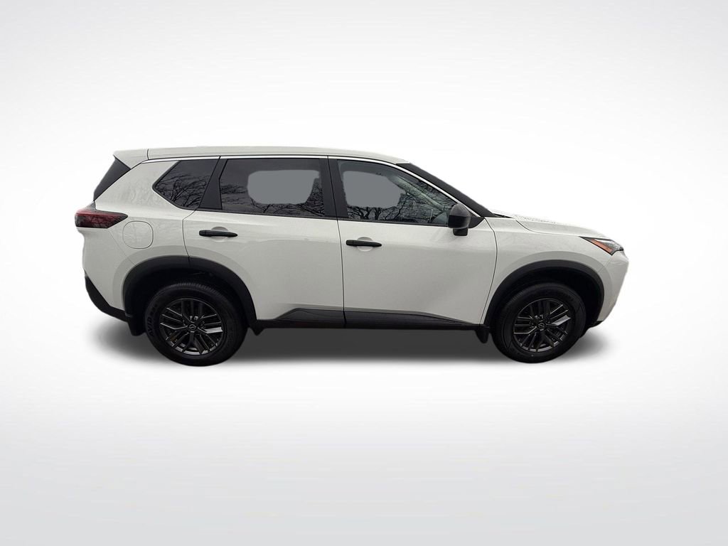 Used 2023 Nissan Rogue S image 8